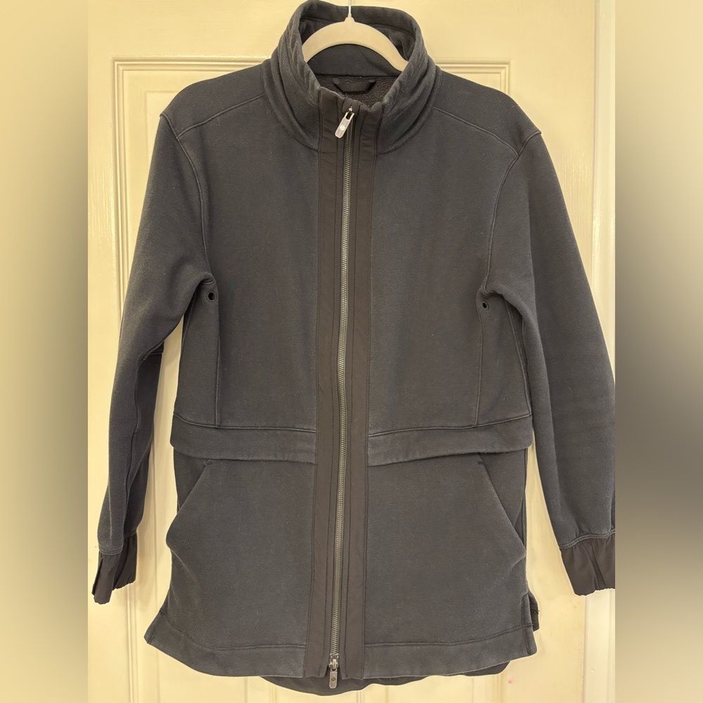 Lululemon Athletica Women’s Light As Warmth Black Jacket